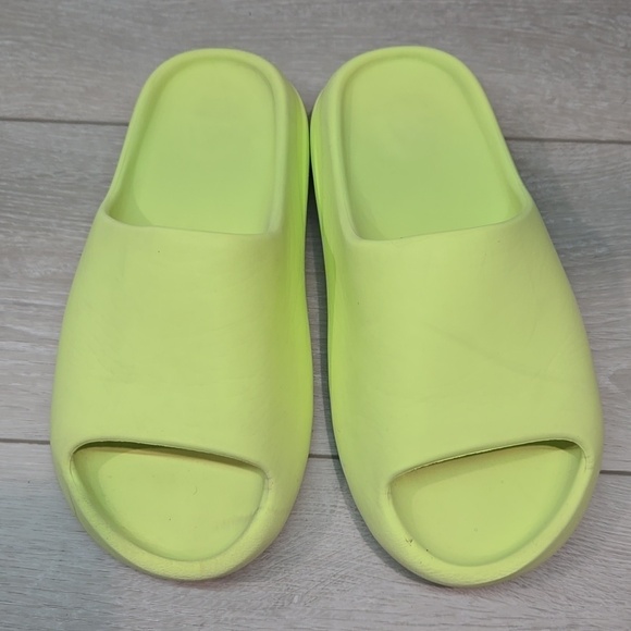 Yeezy Adidas Mens Lime Green Slide Sandals Shoes Sz 8 Slide main image 7